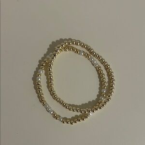 Amazon Essentials Gold and White Bead Stretch Bracelet Set